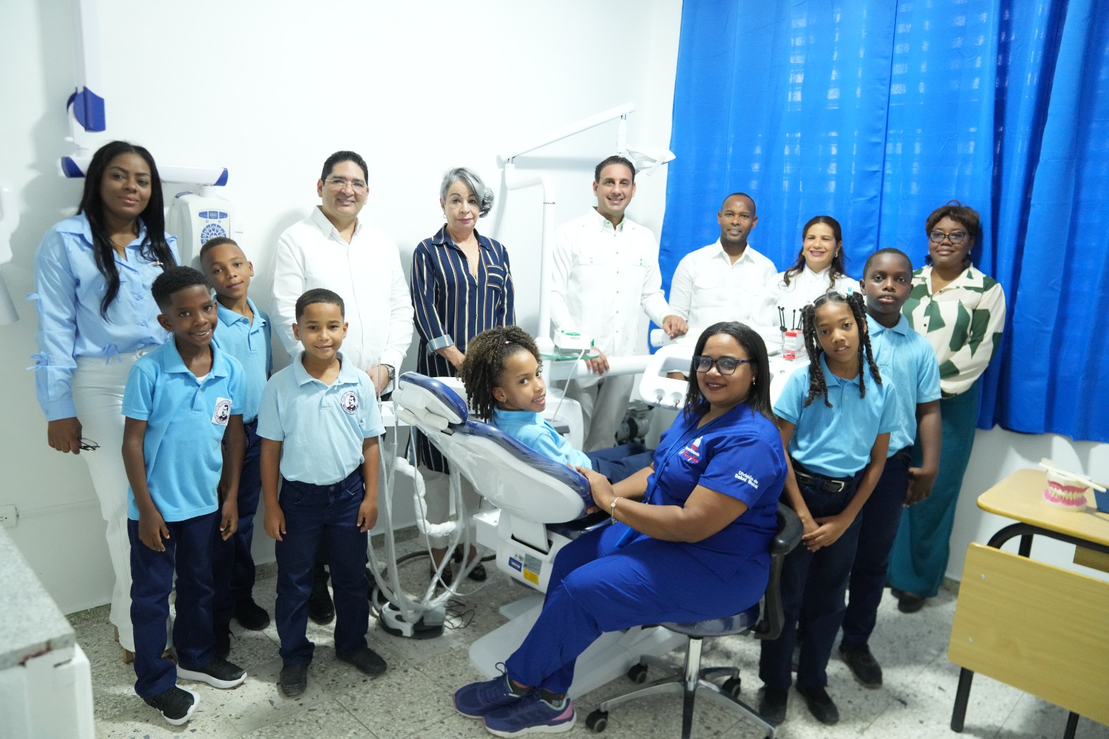 INABIE mejora la sonrisa de casi 3,000 estudiantes de Boca Chica con la puesta en funcionamiento de un módulo bucal