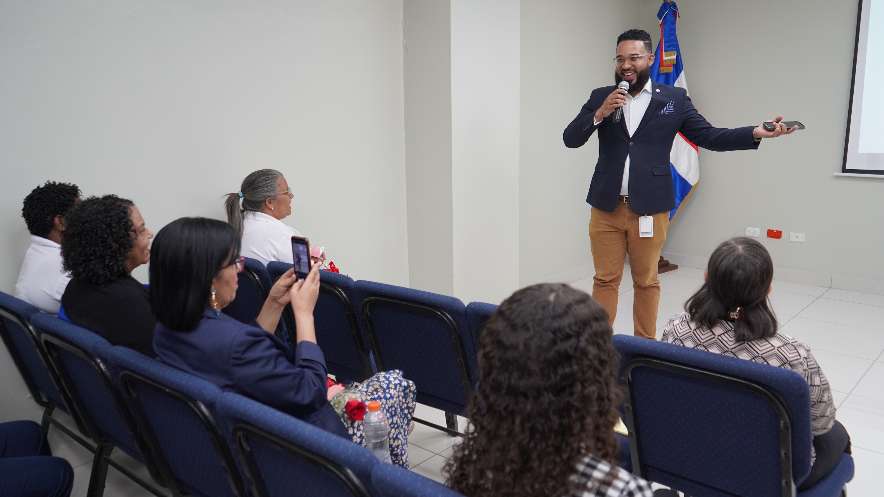 Día Internacional de la Mujer: INABIE inicia ciclo de charlas educativas en temas de salud dirigidas a servidoras públicas