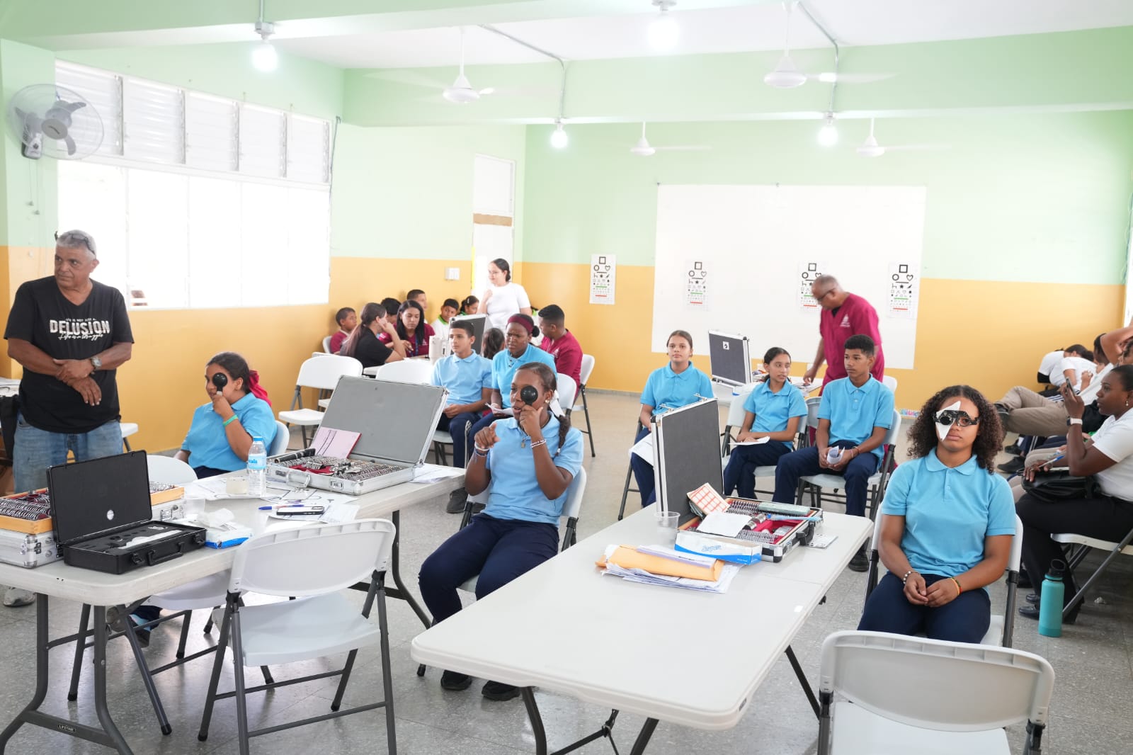 INABIE atiende a 600 estudiantes de 30 escuelas de Jarabacoa y entrega lentes, monturas y medicamentos gratuitos en Jornada de Salud Visual