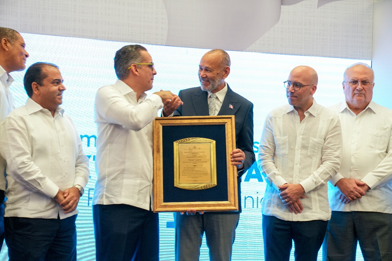 Federación Dominicana de Textileros reconoce el vital aporte del INABIE para el desarrollo de ese sector