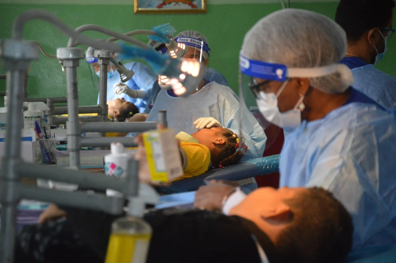 INABIE amplió su cobertura especializada de salud con más de 146 mil estudiantes atendidos directamente durante el año escolar 2024-2025