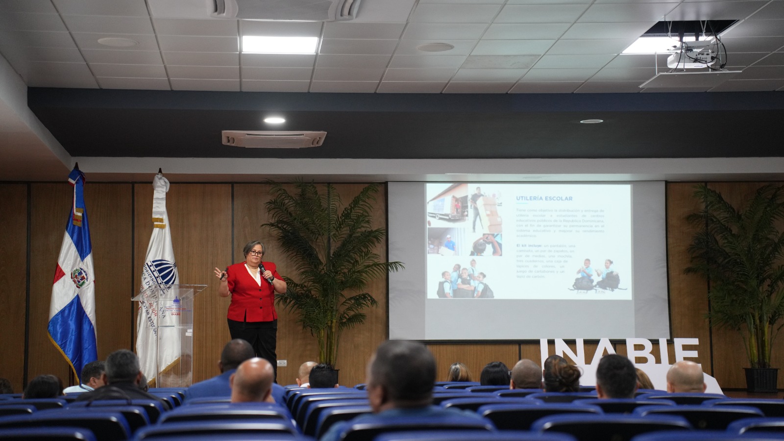 INABIE afina junto al MINERD logística para garantizar entrega completa y oportuna de kits escolares para período lectivo 2025-2026