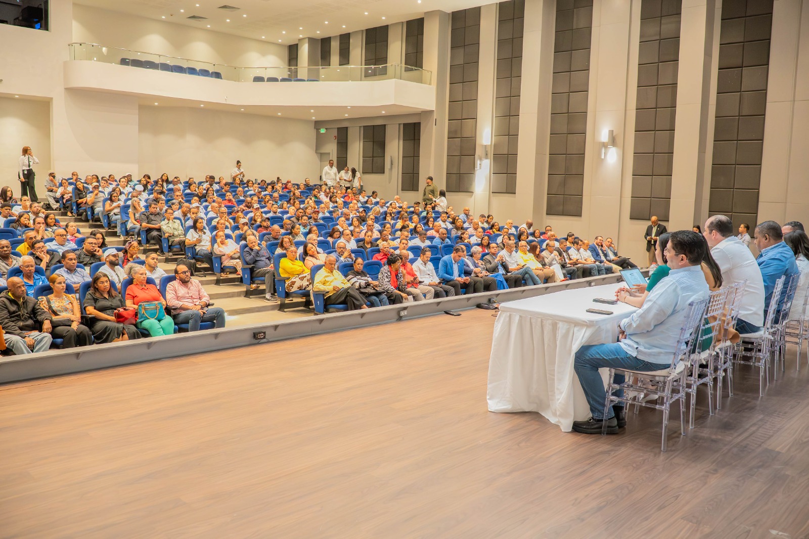 INABIE se reúne con suplidores para escuchar inquietudes sobre proyecto de pliego de condiciones específicas para licitaciones del almuerzo escolar de los próximos años lectivos