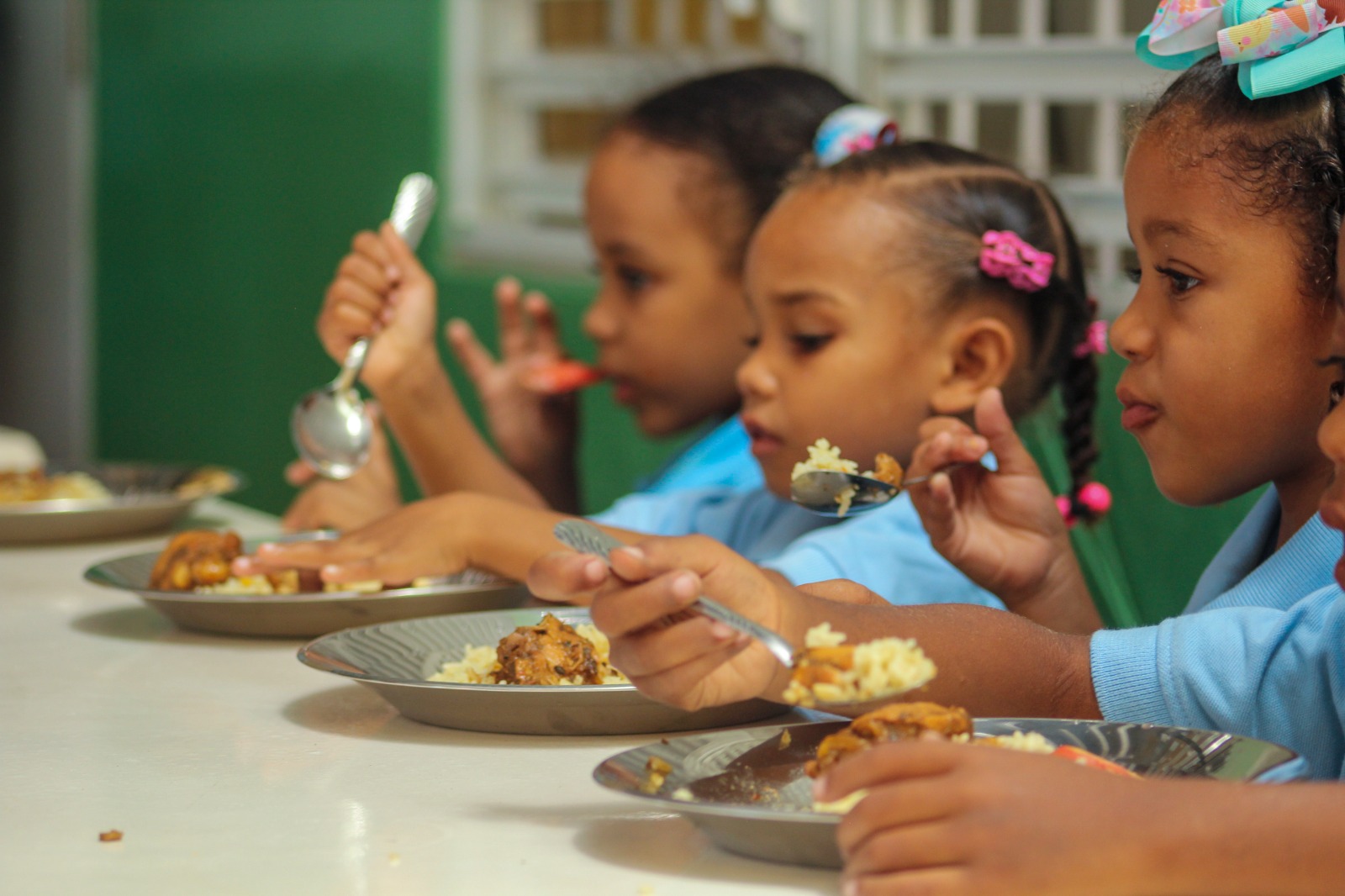 INABIE inicia el servicio de alimentación escolar el martes 7, coincidiendo con la continuación de las clases
