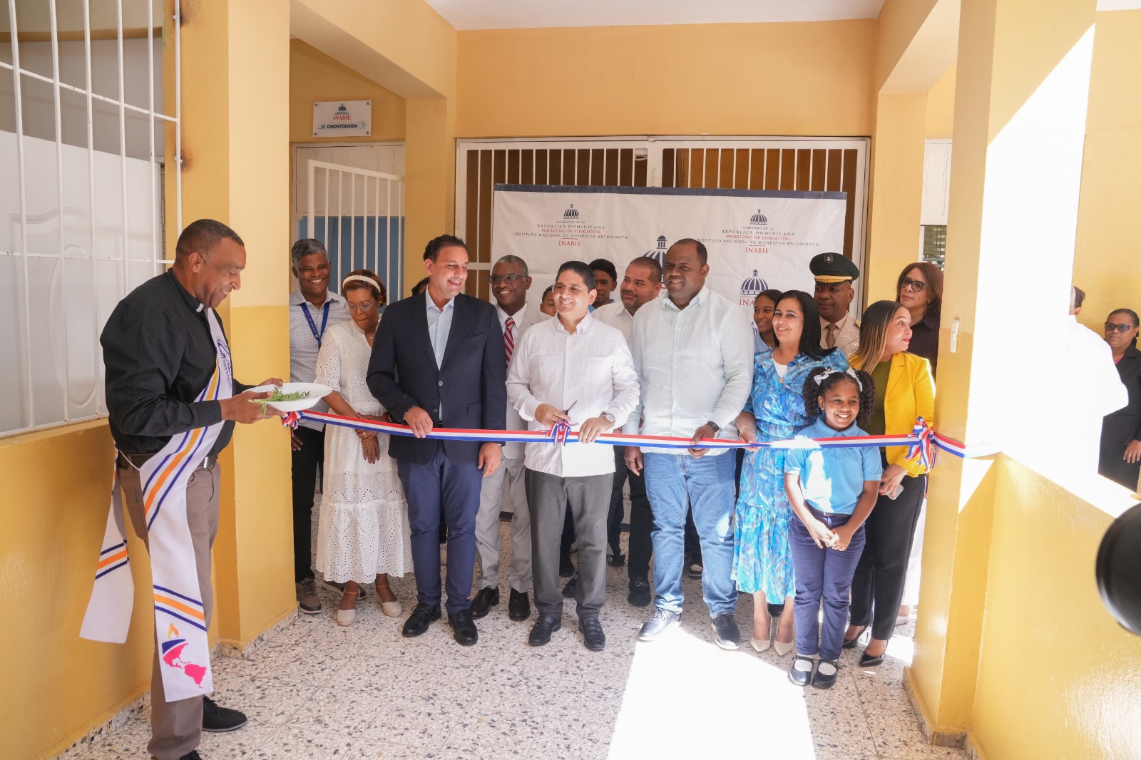 El INABIE pone en funcionamiento módulo de salud bucal para beneficiar a 3,661 estudiantes de Las Matas de Farfán